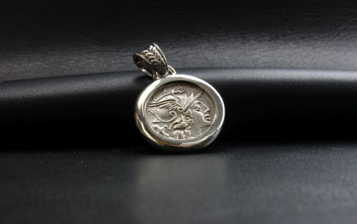 古代ローマペンダント 古代ローマの雌狼コインネックレス：スターリングシルバーのロムルスと