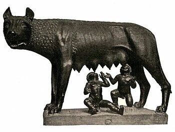 355 カピトリーノの雌狼像 母狼 子供 大理石台座 ローマ神話 アンティーク-